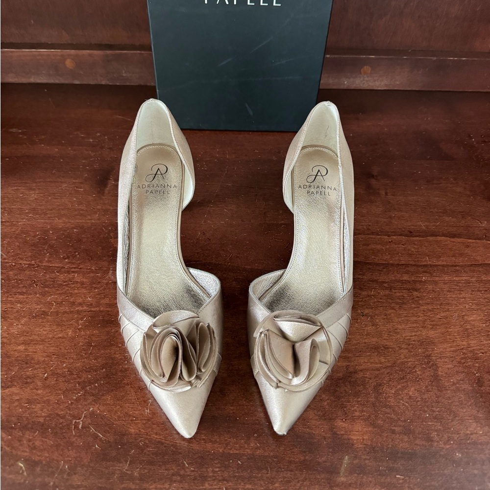 NWT ADRIANNA PAPELL Heels